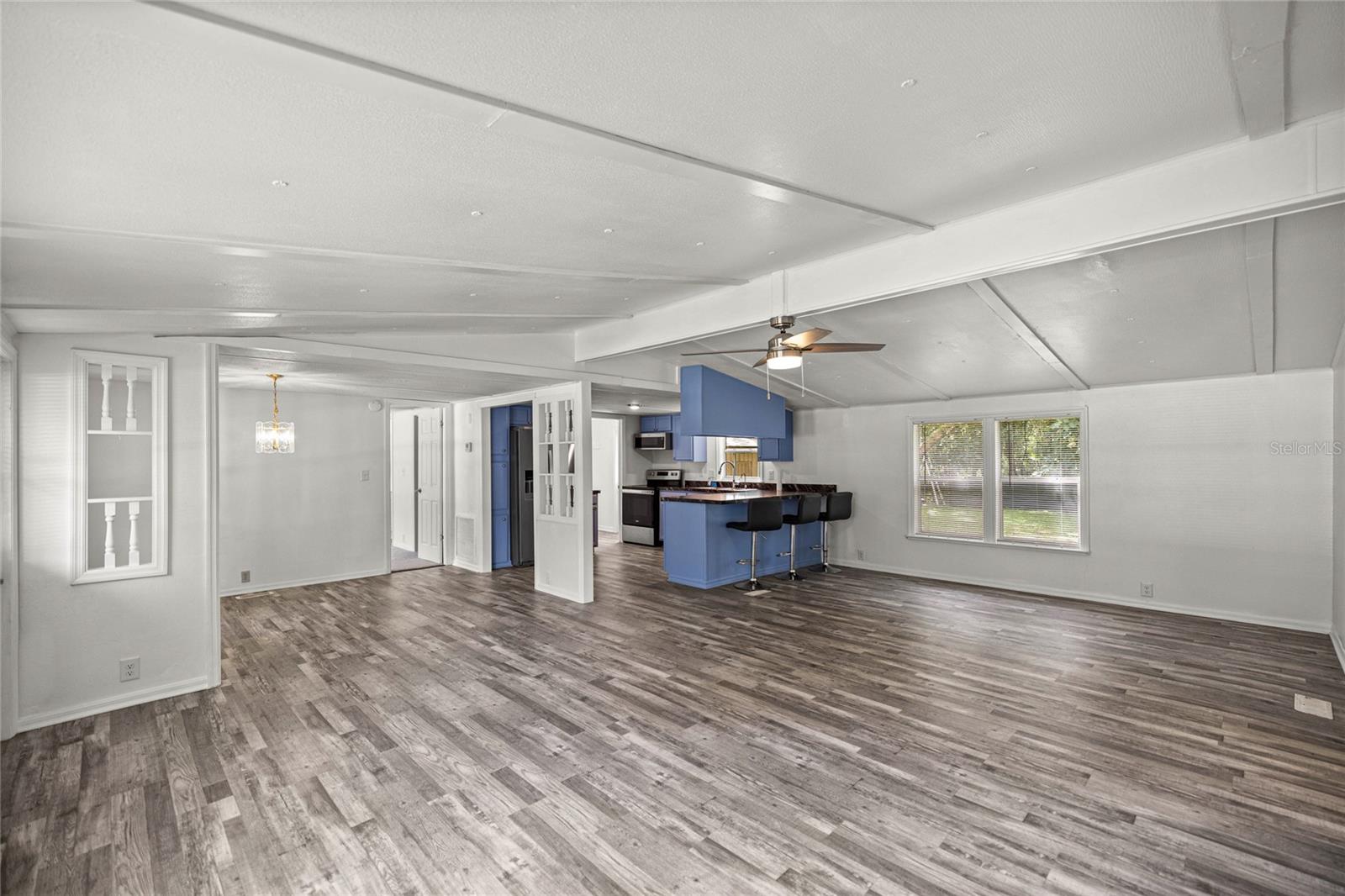 Image 9 of 26 For 12380 130 Avenue