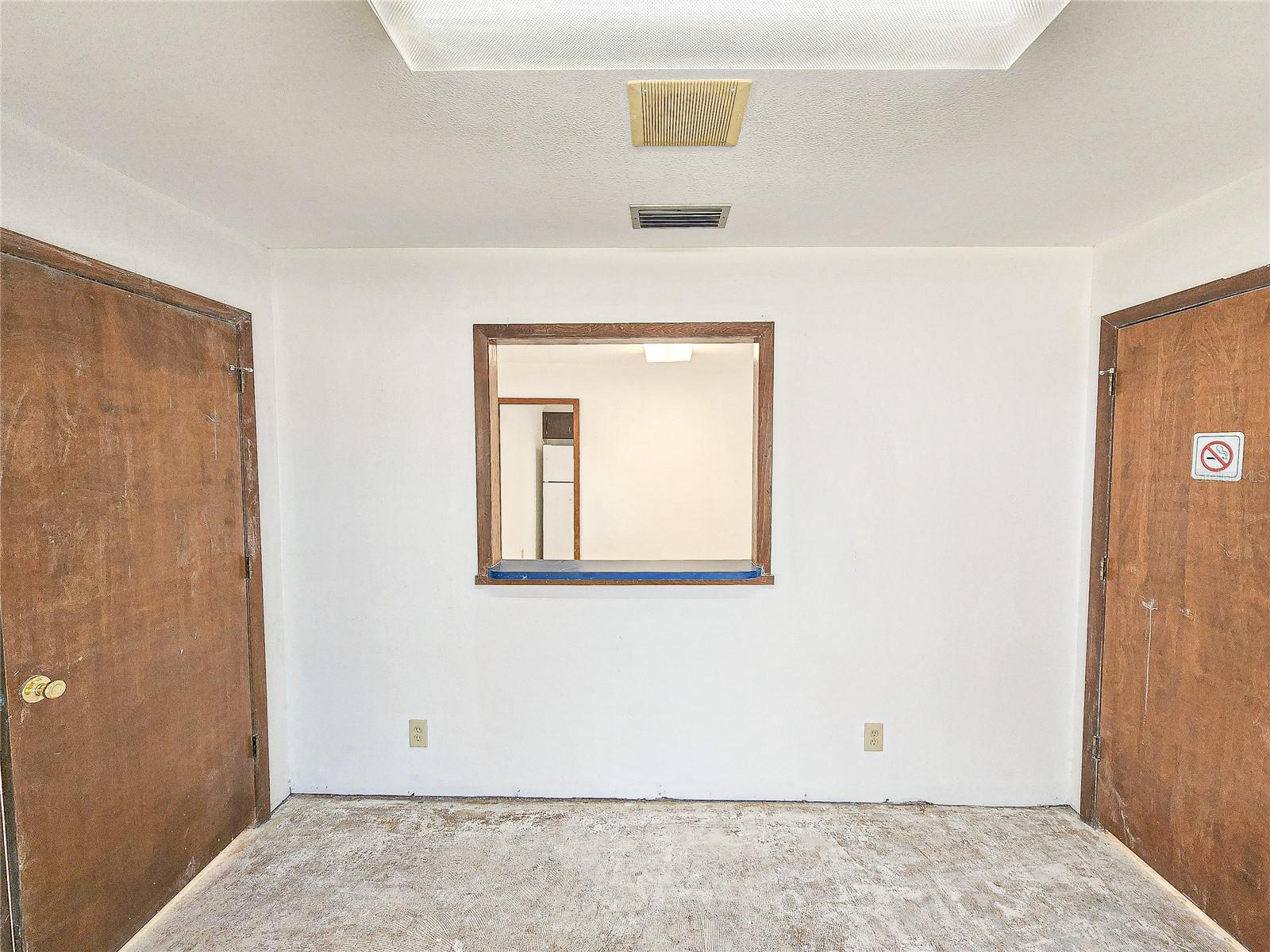 Image 18 of 51 For 11121 53rd Court