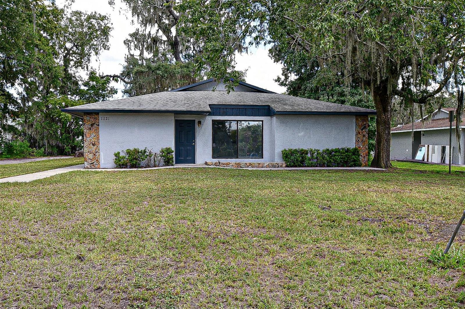 Image 4 of 51 For 11121 53rd Court