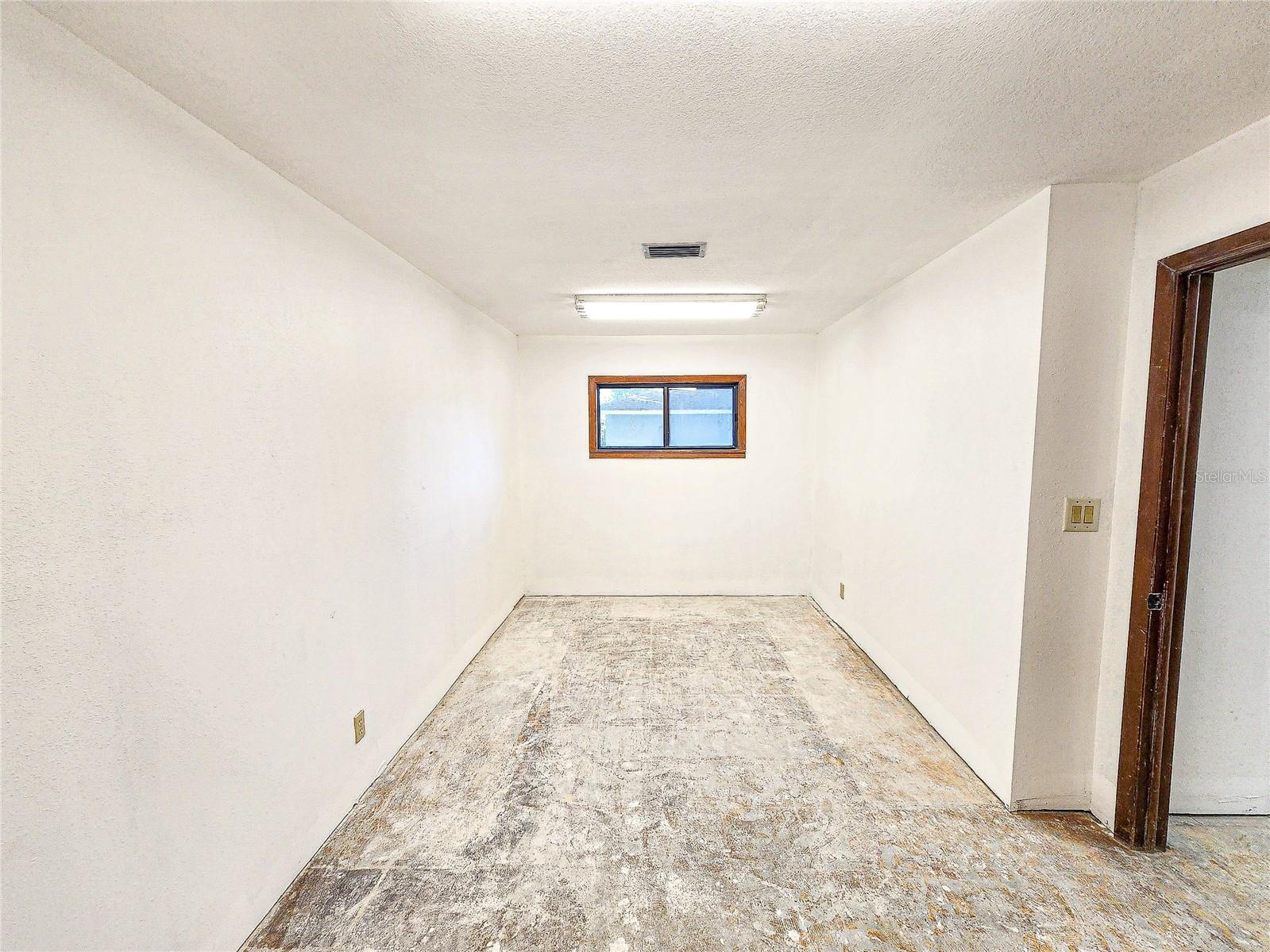 Image 41 of 51 For 11121 53rd Court