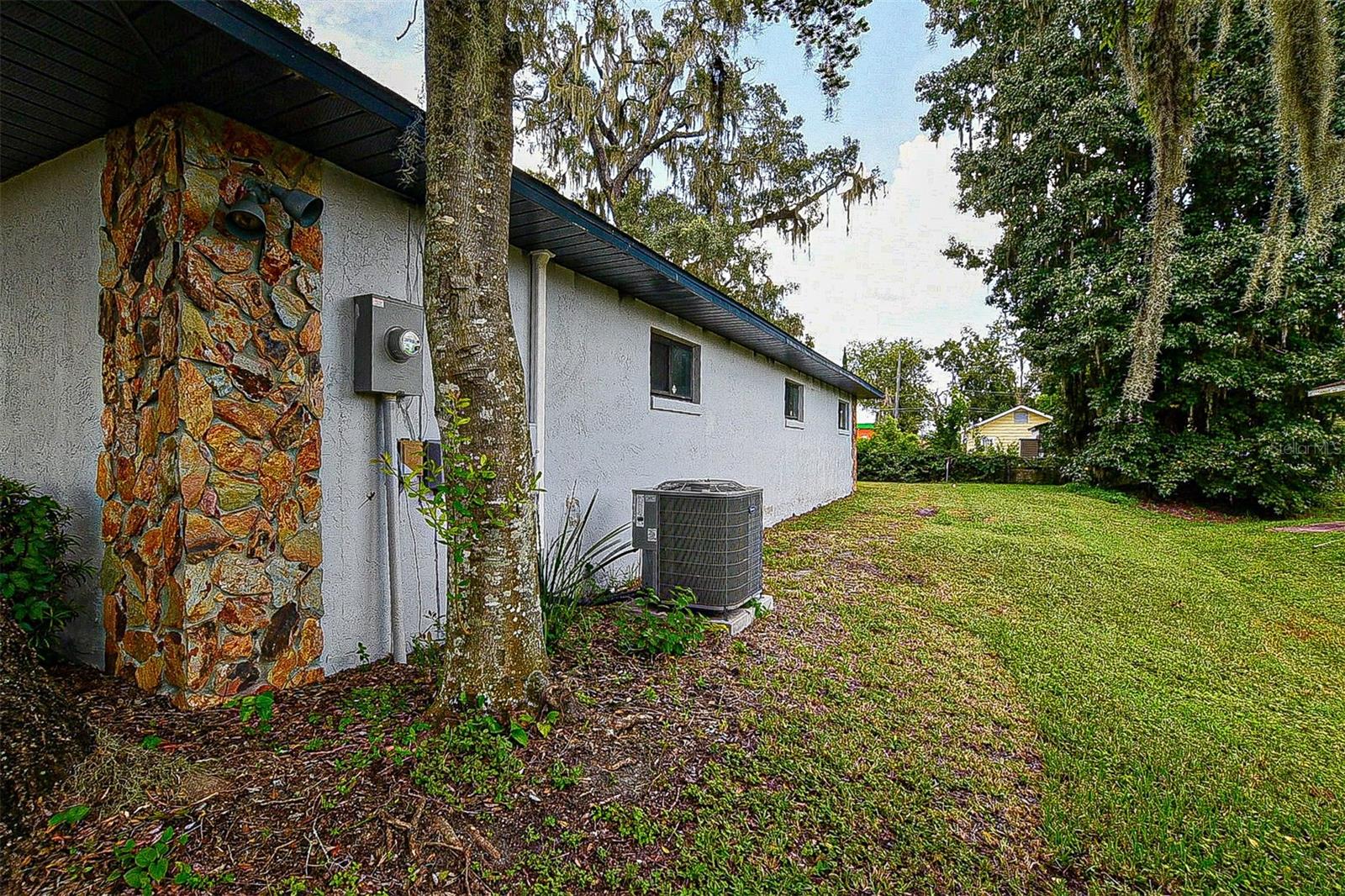 Image 7 of 51 For 11121 53rd Court