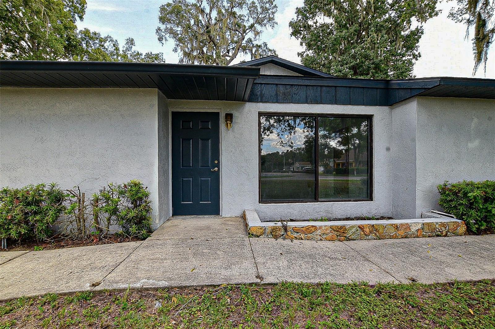 Image 8 of 51 For 11121 53rd Court
