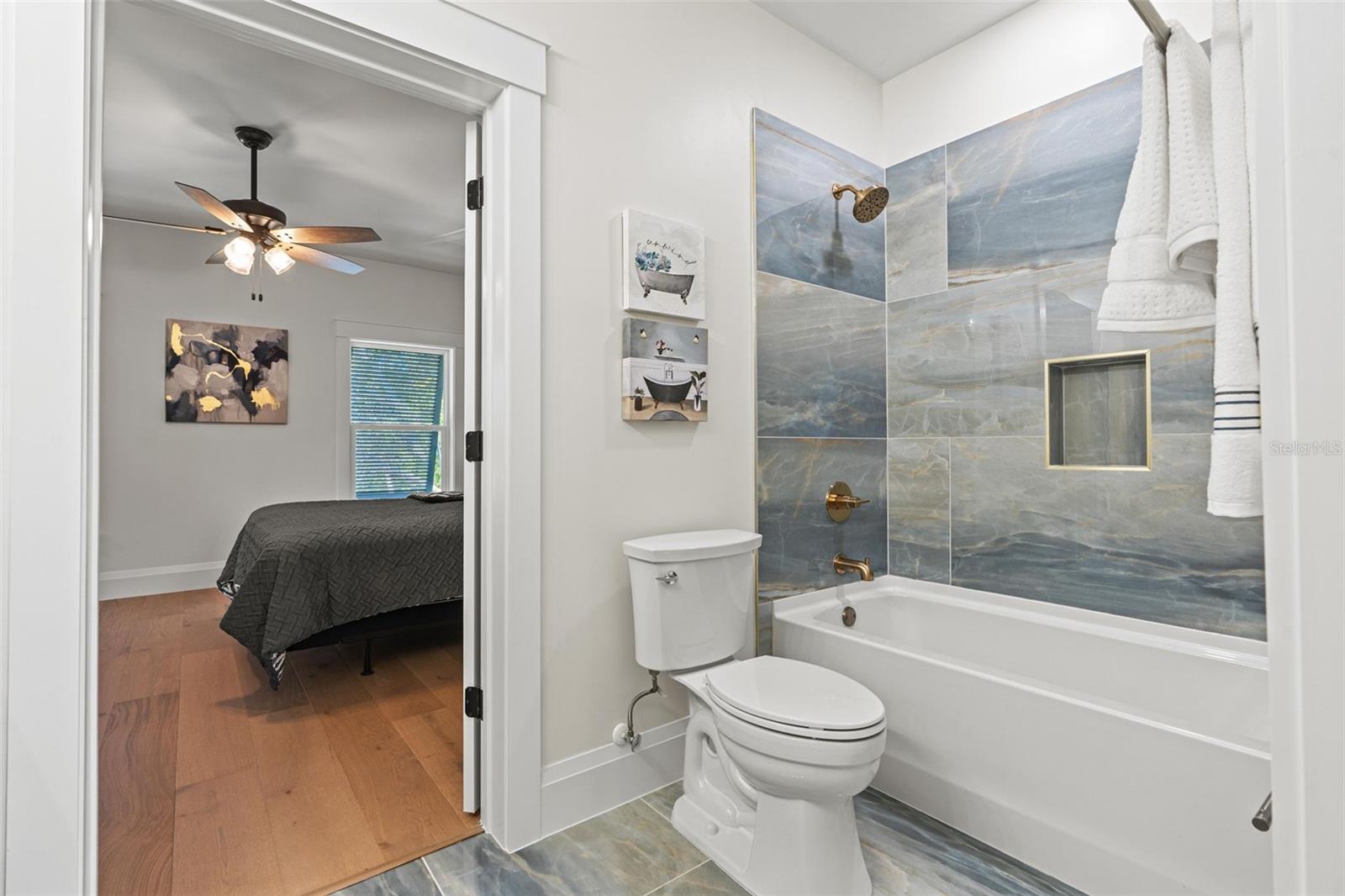 Image 62 of 100 For 202 2nd Avenue