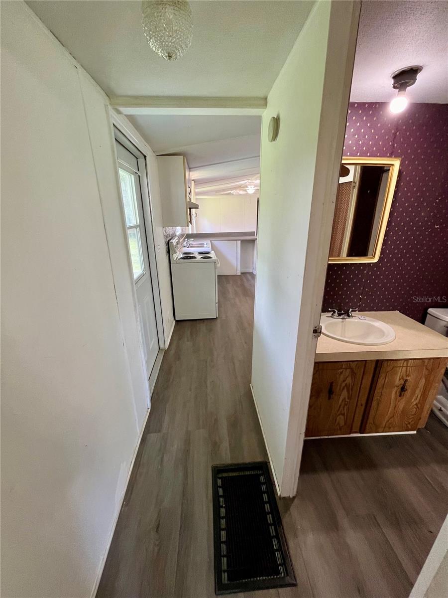 Image 28 of 47 For 8035 33rd Court