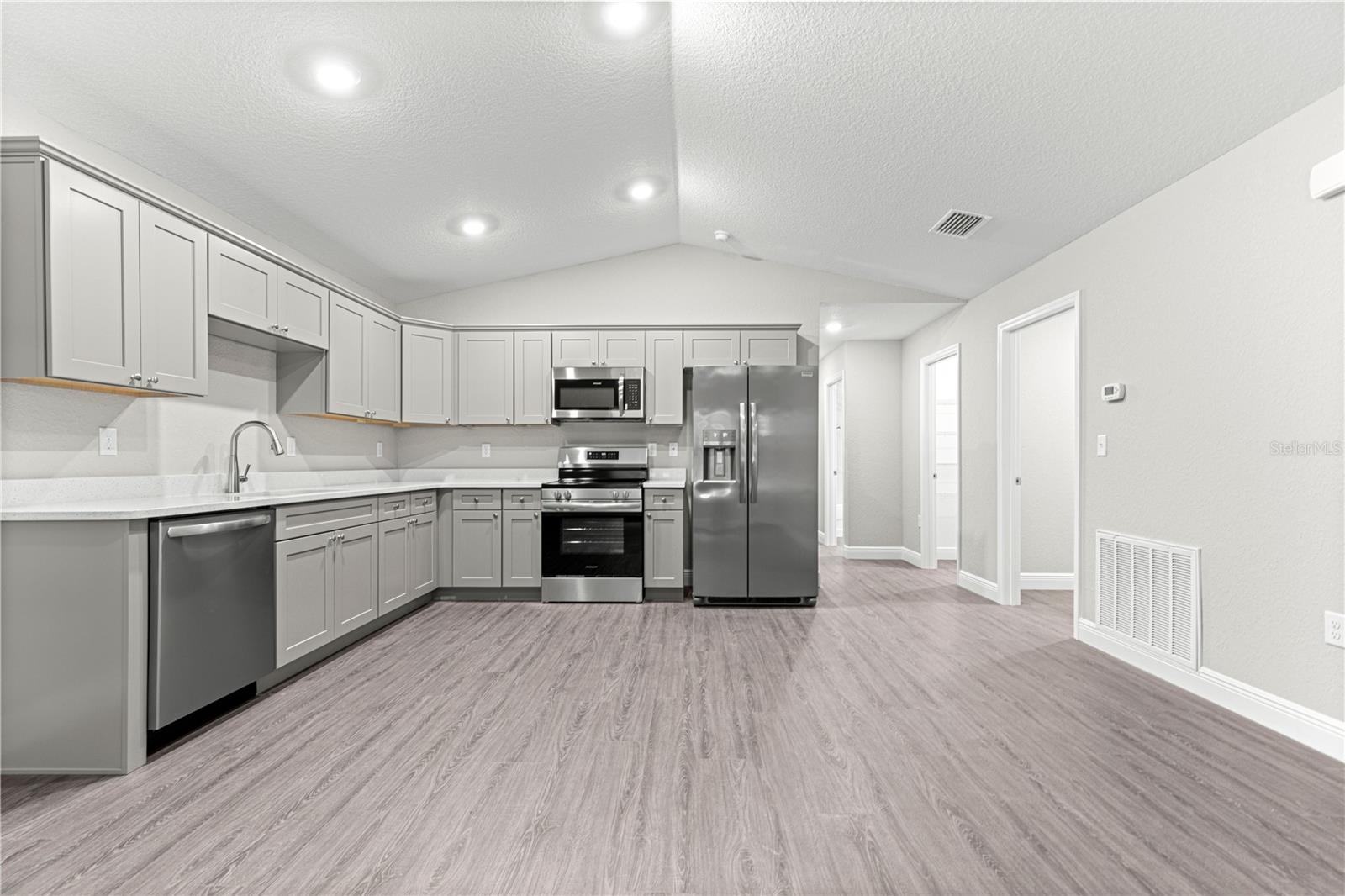 Image 11 of 33 For 14259 33rd Terrace