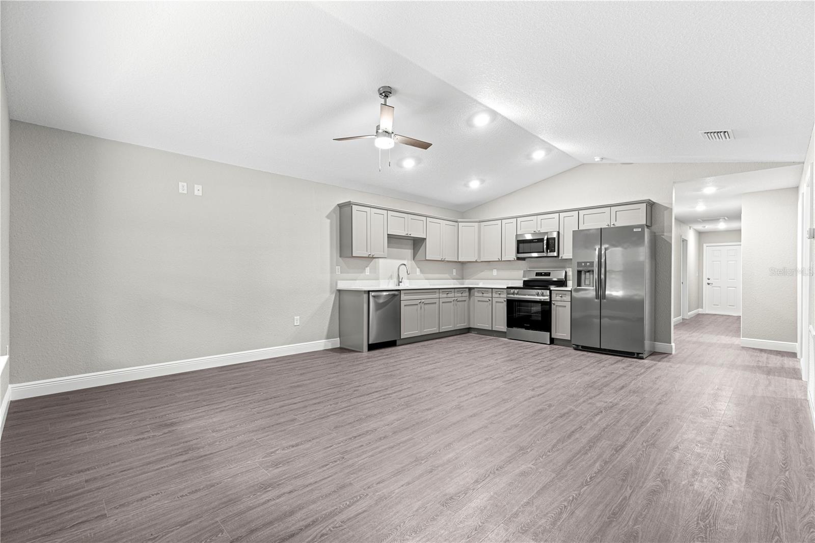 Image 8 of 33 For 14259 33rd Terrace