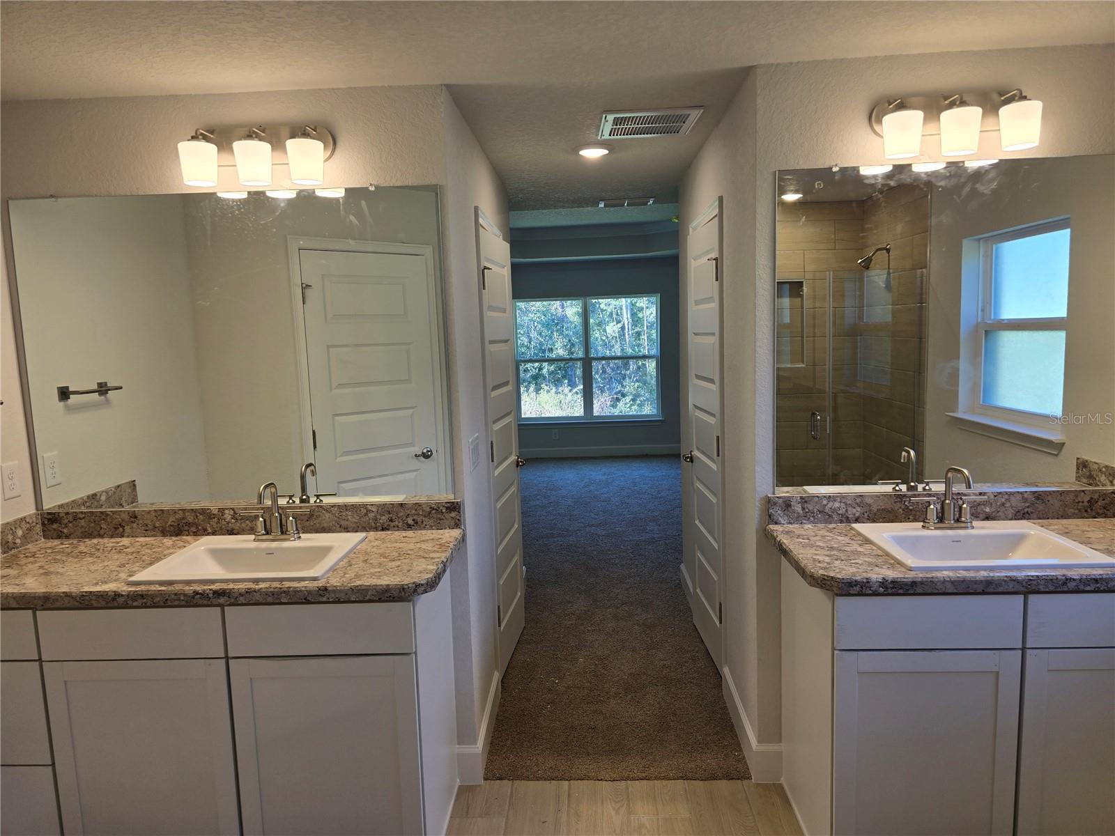 Listing photo id 11 for 18 Asters Court