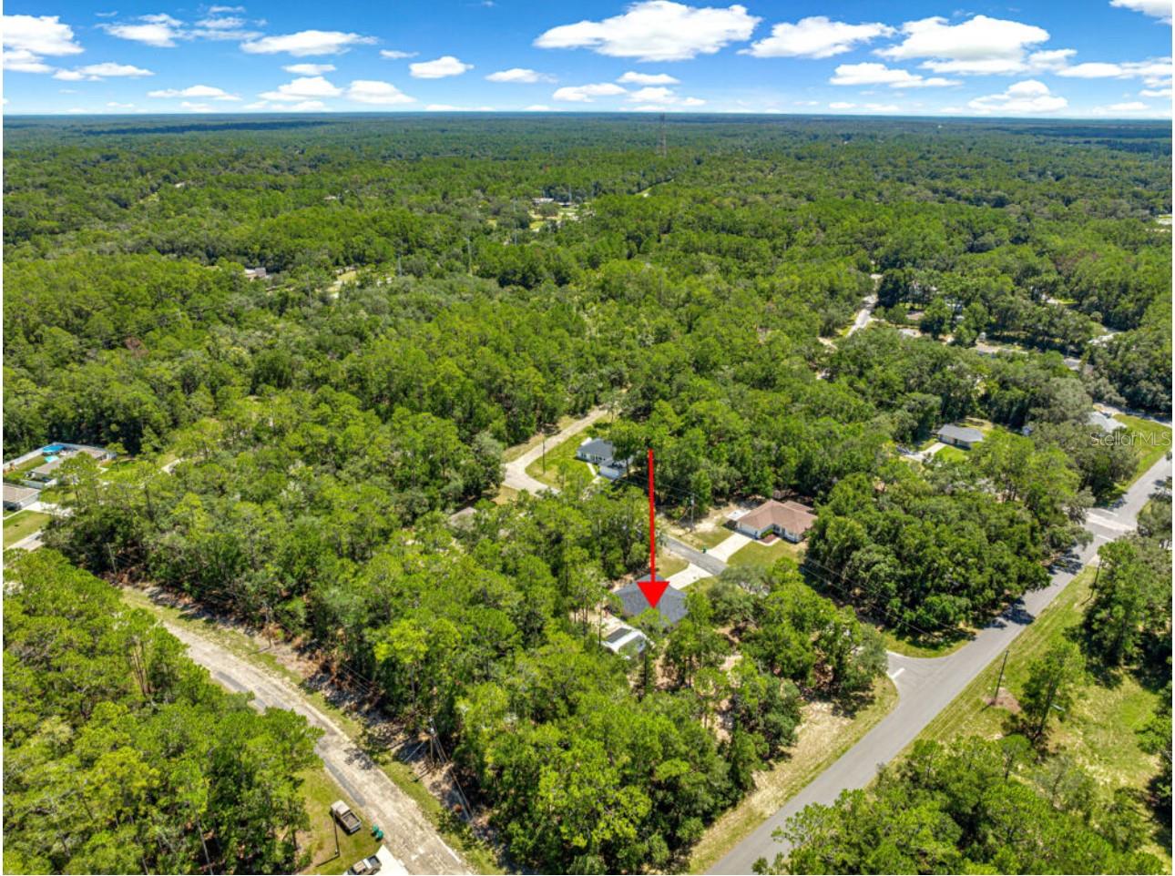 Listing photo id 21 for 1423 Hawk Lane