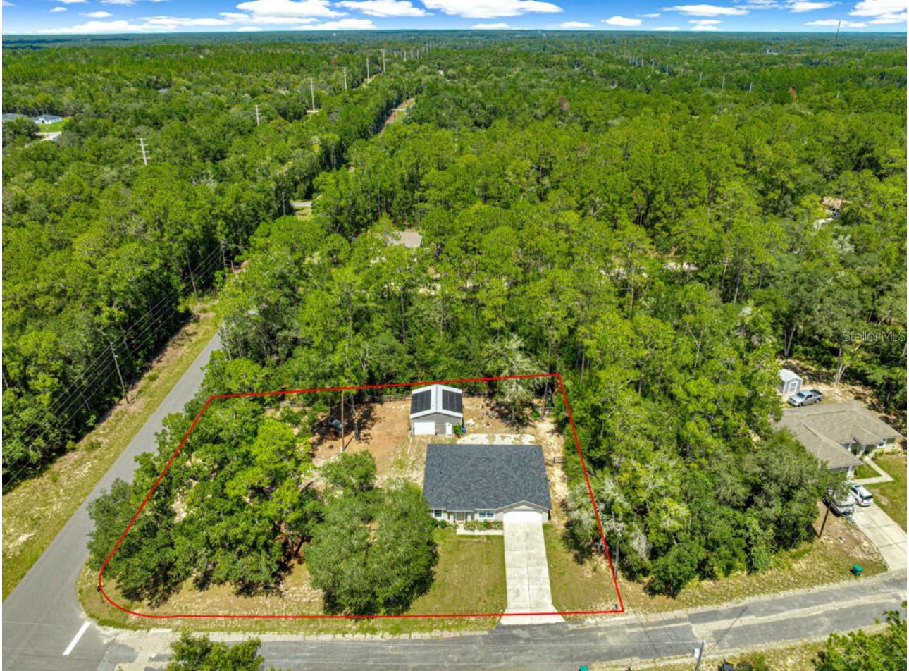 Listing photo id 22 for 1423 Hawk Lane