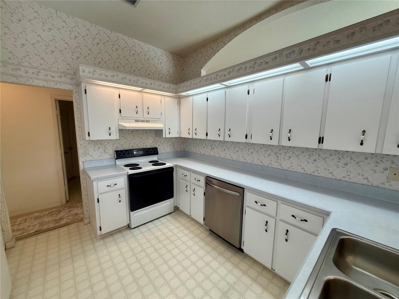 Image 21 of 40 For 11540 74th Court
