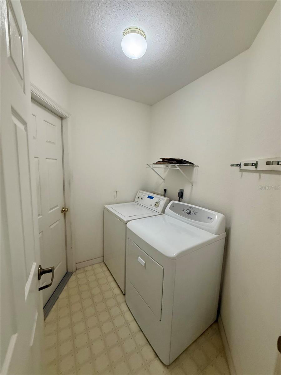 Image 32 of 40 For 11540 74th Court