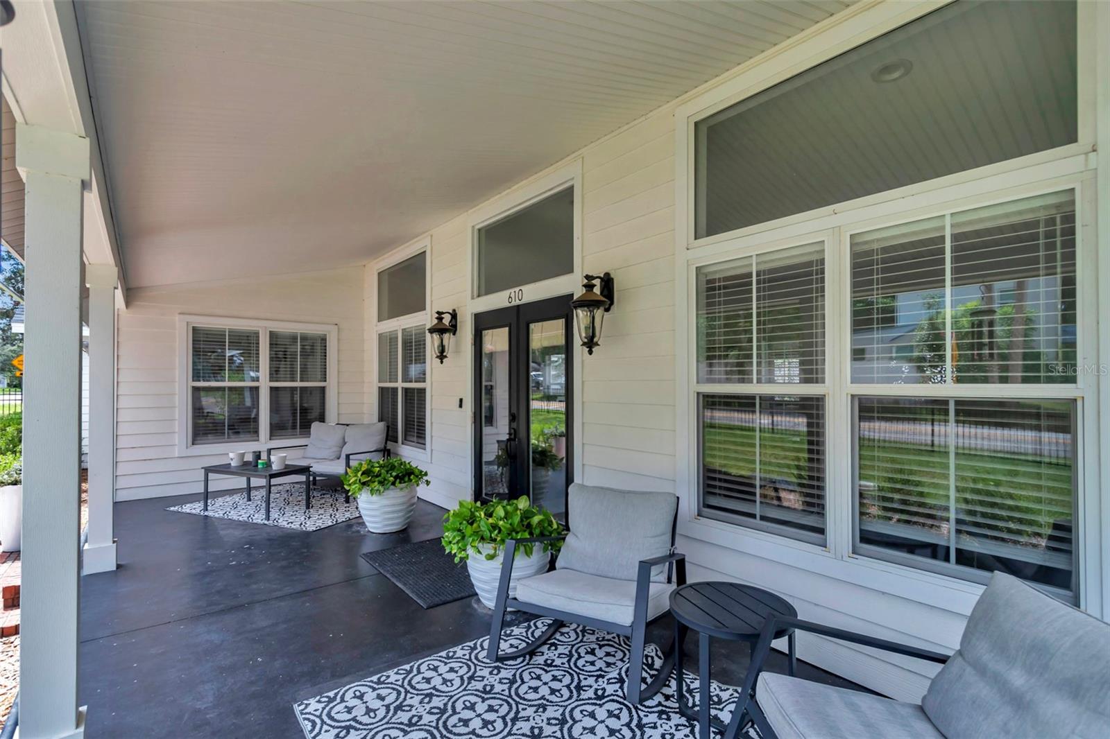 Image 3 of 44 For 610 11th Avenue