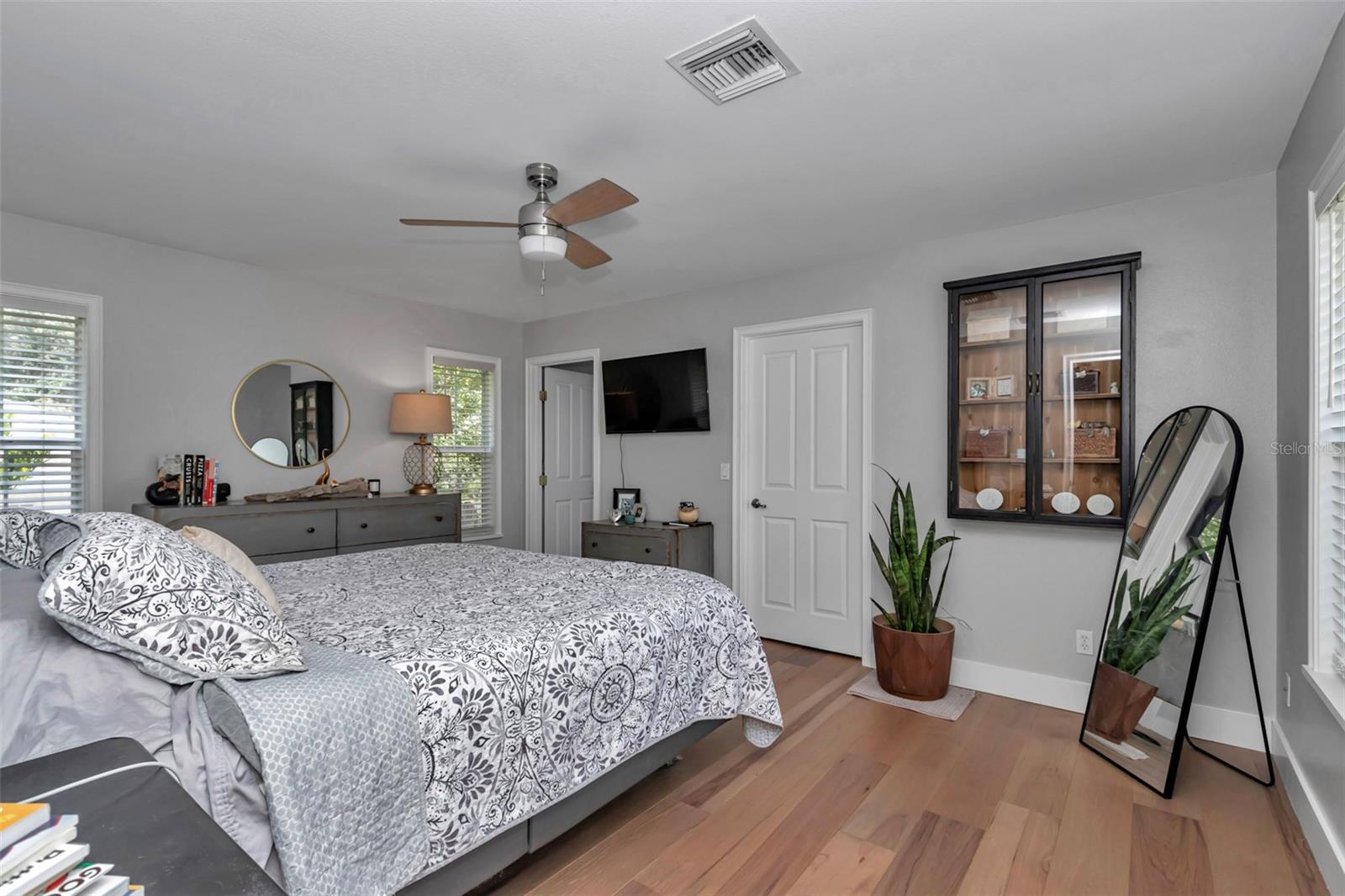 Image 32 of 44 For 610 11th Avenue