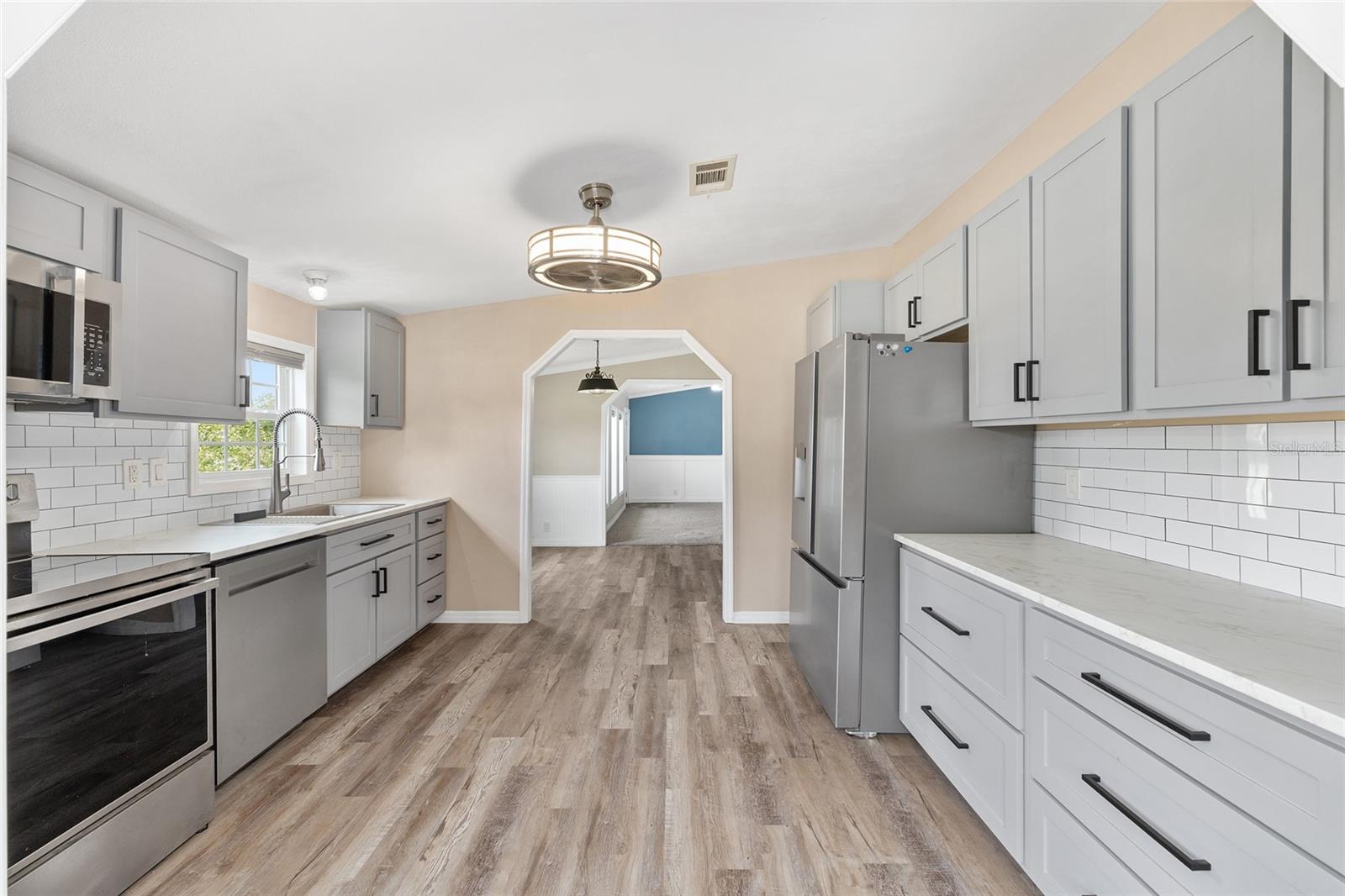Image 30 of 63 For 825 107th Court
