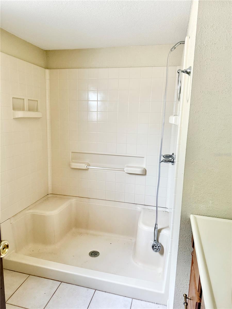 Image 16 of 42 For 110 Orange Lane