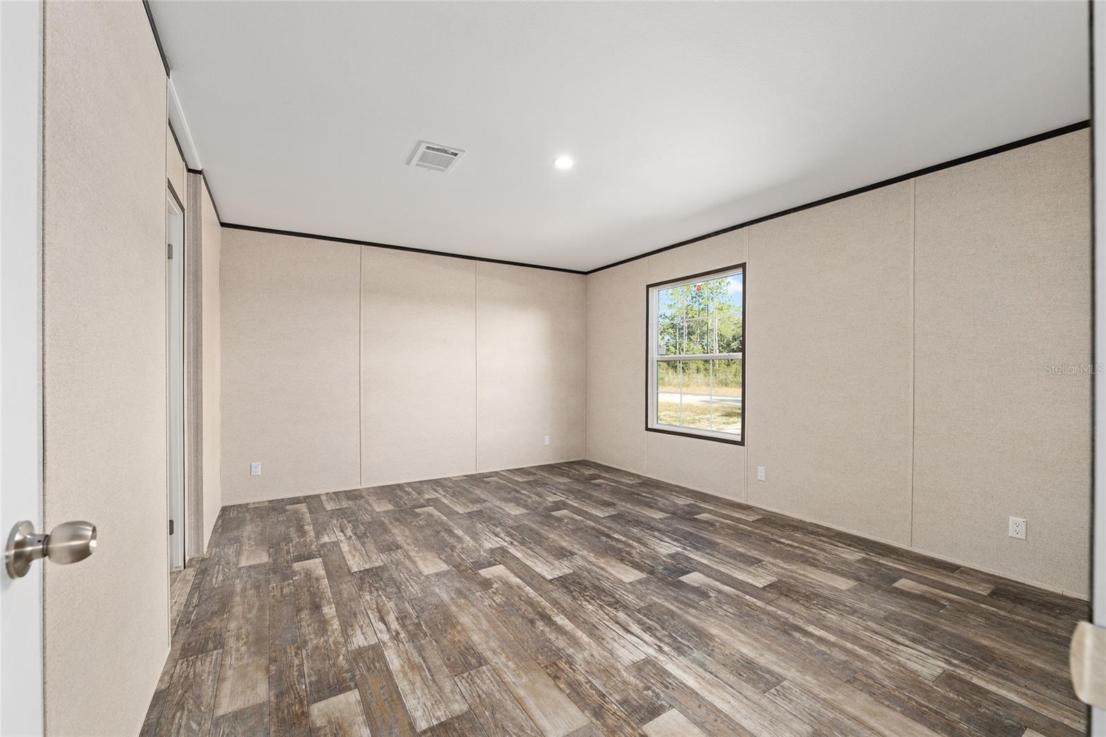 Image 27 of 27 For 13990 5 Th Street