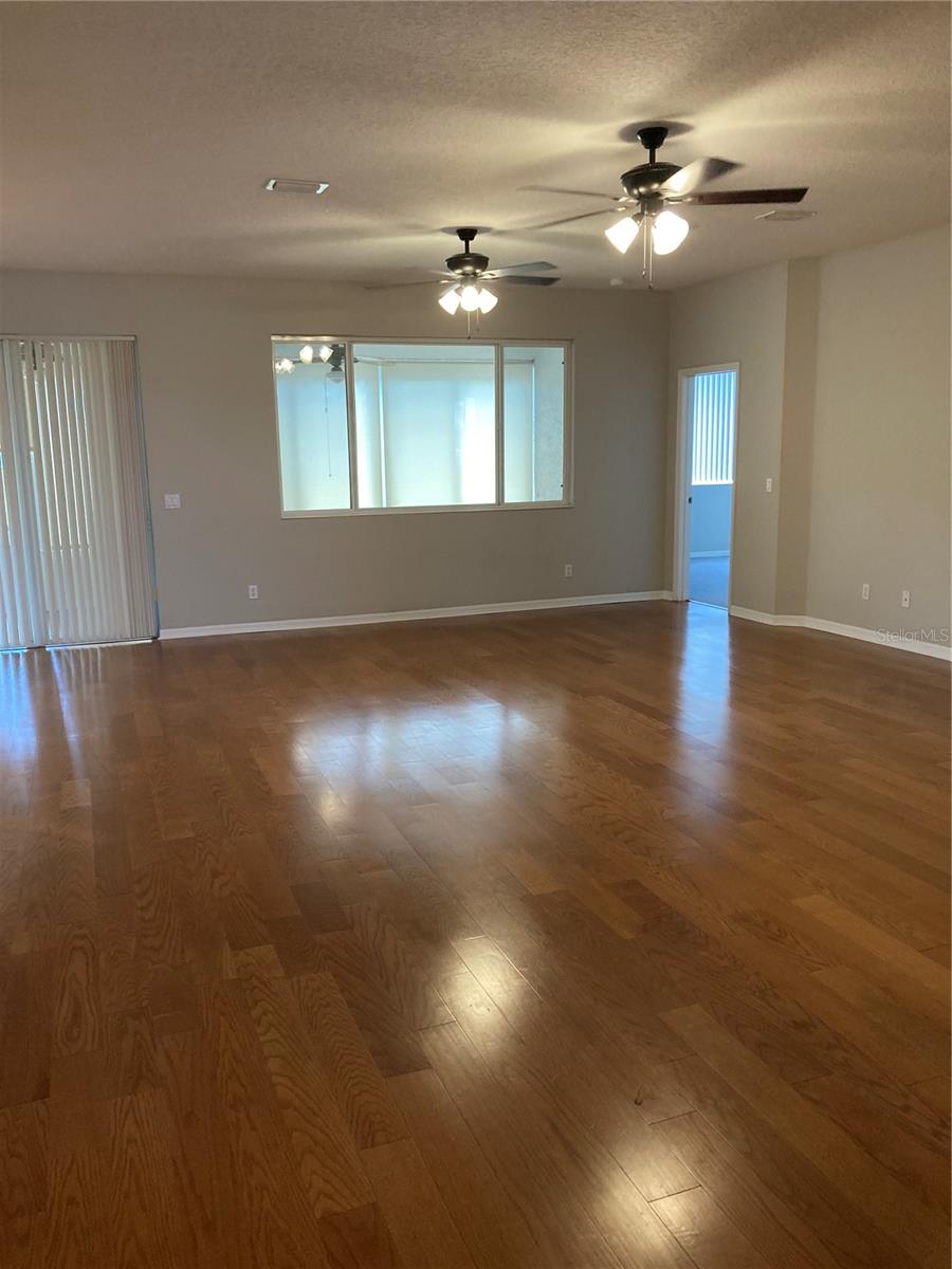 Image 7 of 22 For 9047 99th Court