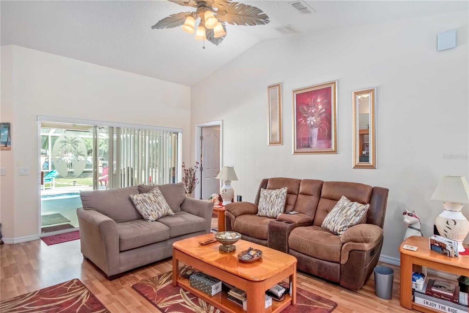 Image 13 of 72 For 10083 Dunnellon Road