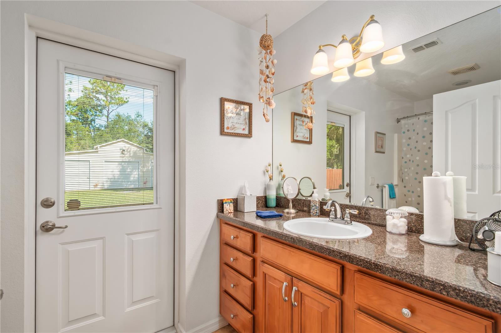 Image 34 of 72 For 10083 Dunnellon Road