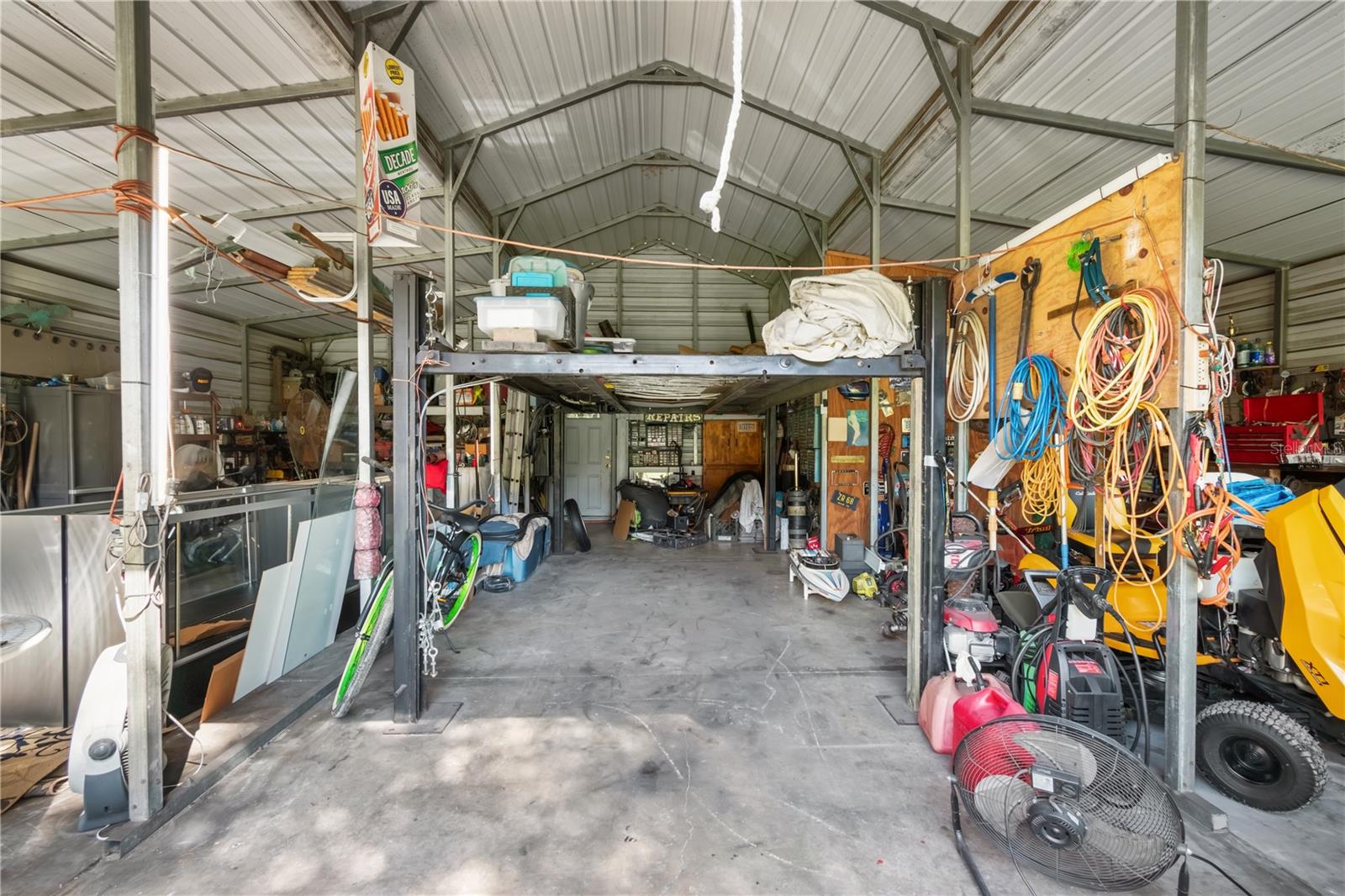 Image 54 of 72 For 10083 Dunnellon Road