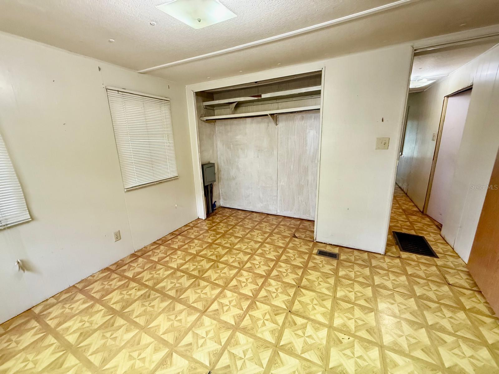 Image 11 of 36 For 1921 169 Court