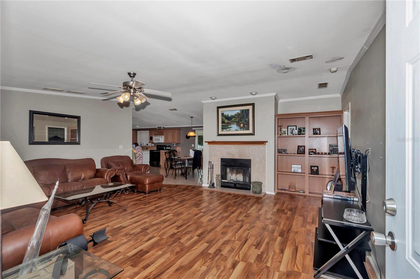 Image 15 of 41 For 7812 Laura Street