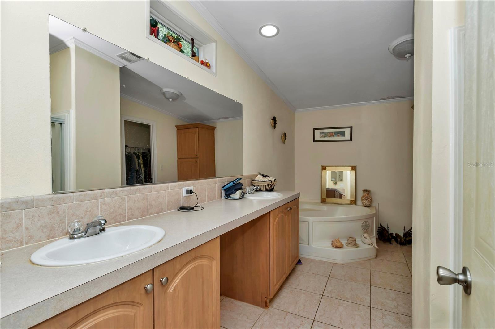 Image 24 of 41 For 7812 Laura Street