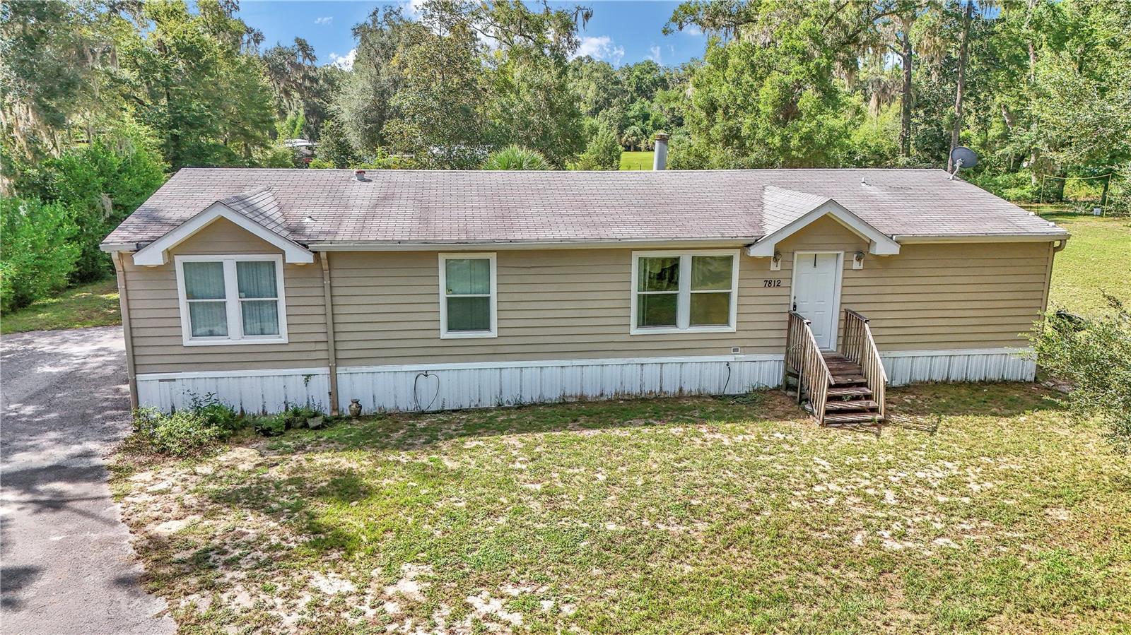 Image 4 of 41 For 7812 Laura Street