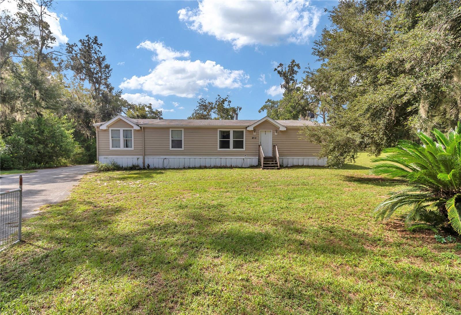 Image 5 of 41 For 7812 Laura Street