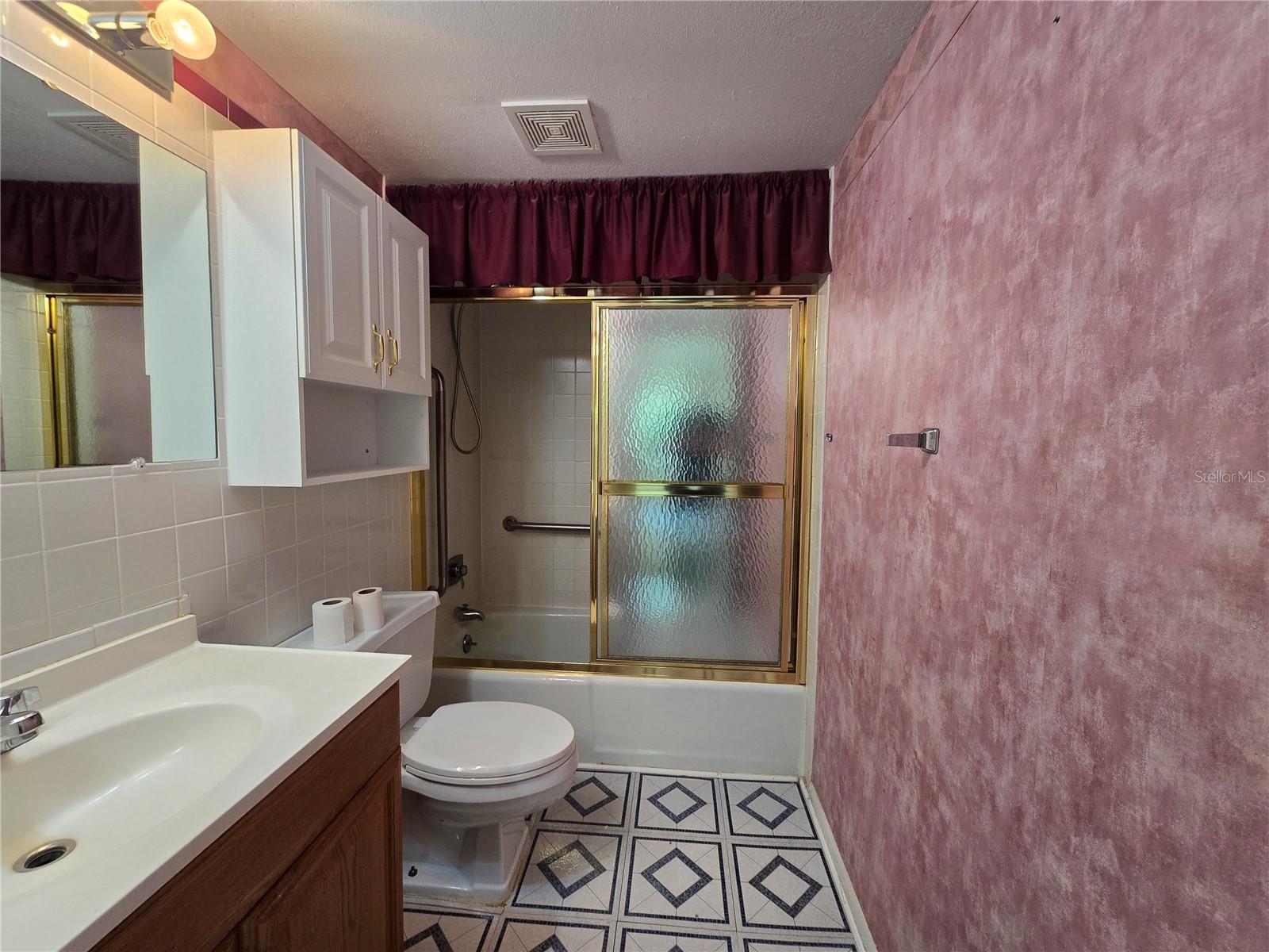 Image 13 of 37 For 606 Midway Drive B