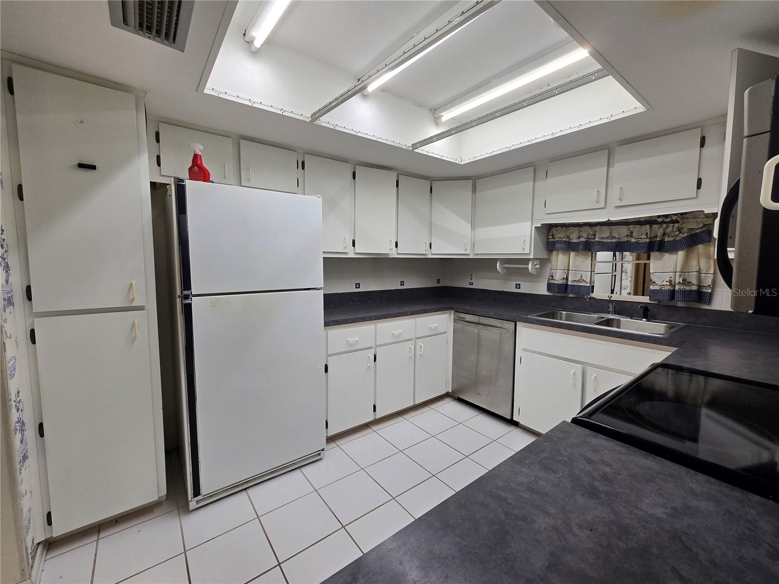 Image 8 of 37 For 606 Midway Drive B