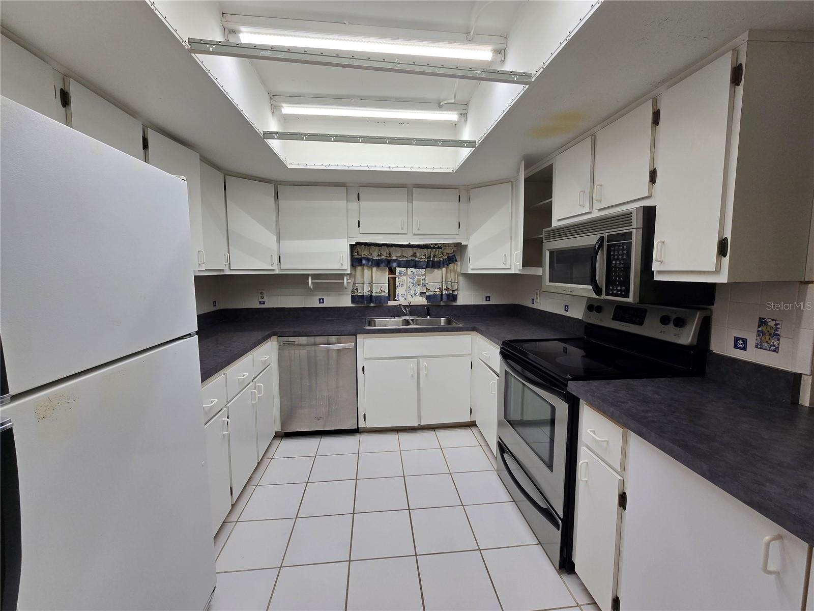 Image 9 of 37 For 606 Midway Drive B