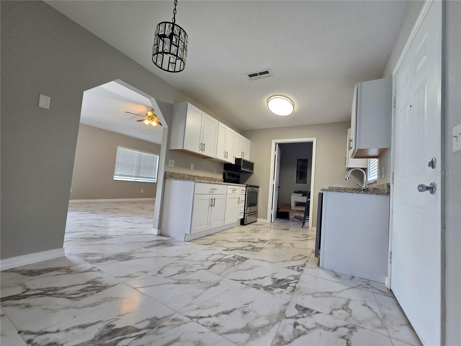 Image 10 of 39 For 4250 26th Terrace