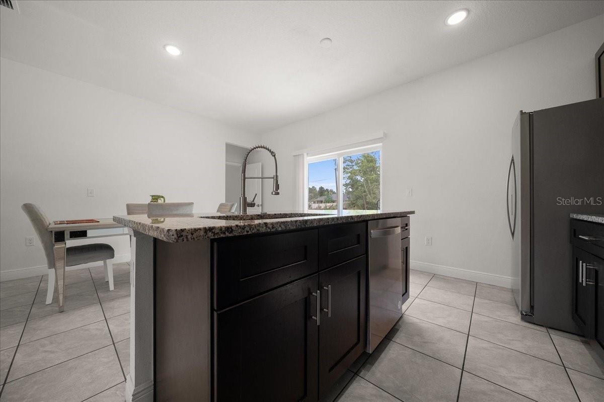 Image 24 of 42 For 732 Marion Oaks Lane