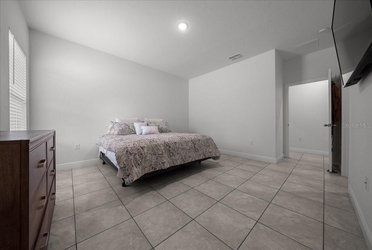 Image 36 of 42 For 732 Marion Oaks Lane