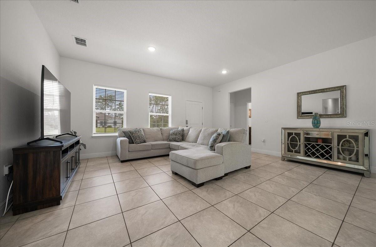 Image 5 of 42 For 732 Marion Oaks Lane