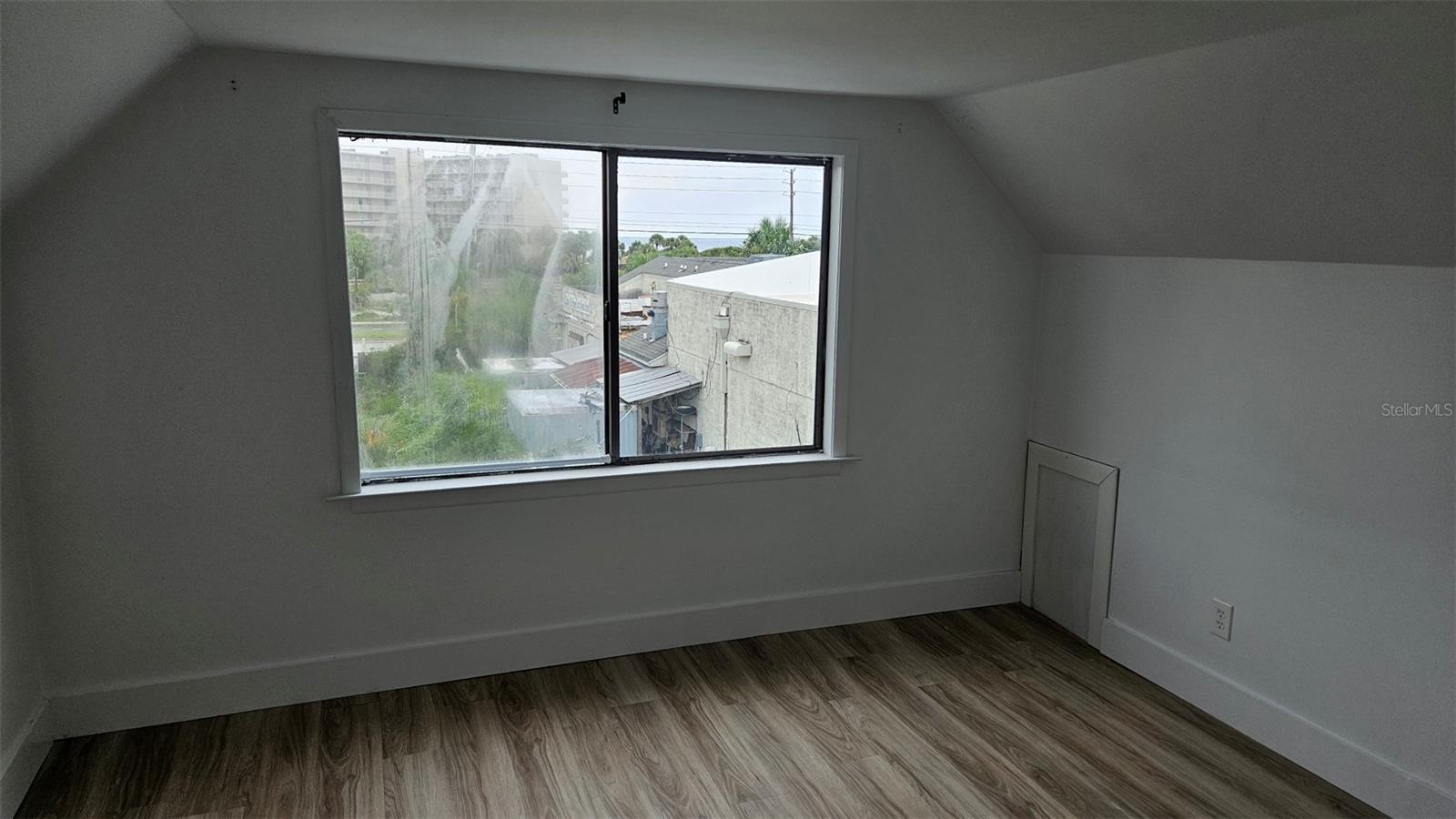 Image 16 of 41 For 7315 Beach Drive