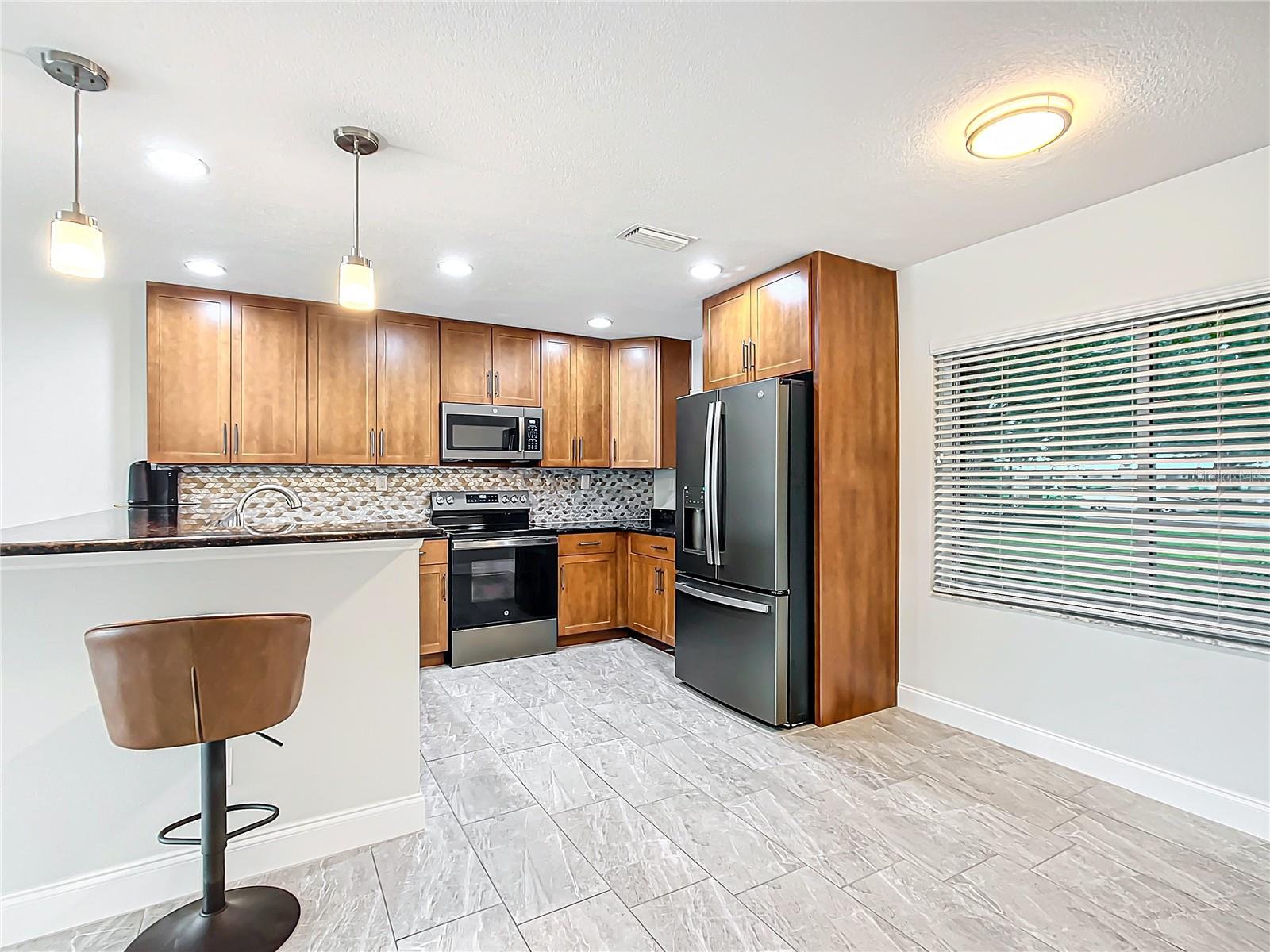 Image 11 of 49 For 11396 Bayshore Drive 44