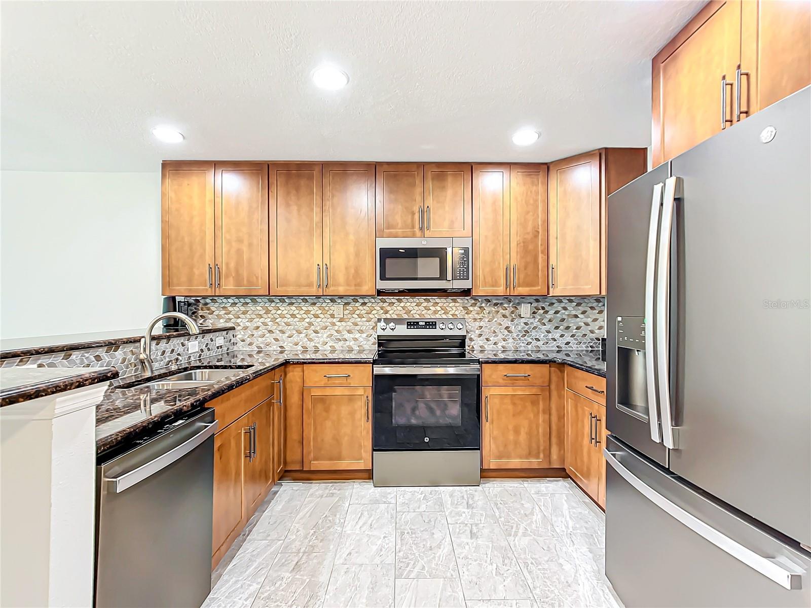 Image 13 of 49 For 11396 Bayshore Drive 44