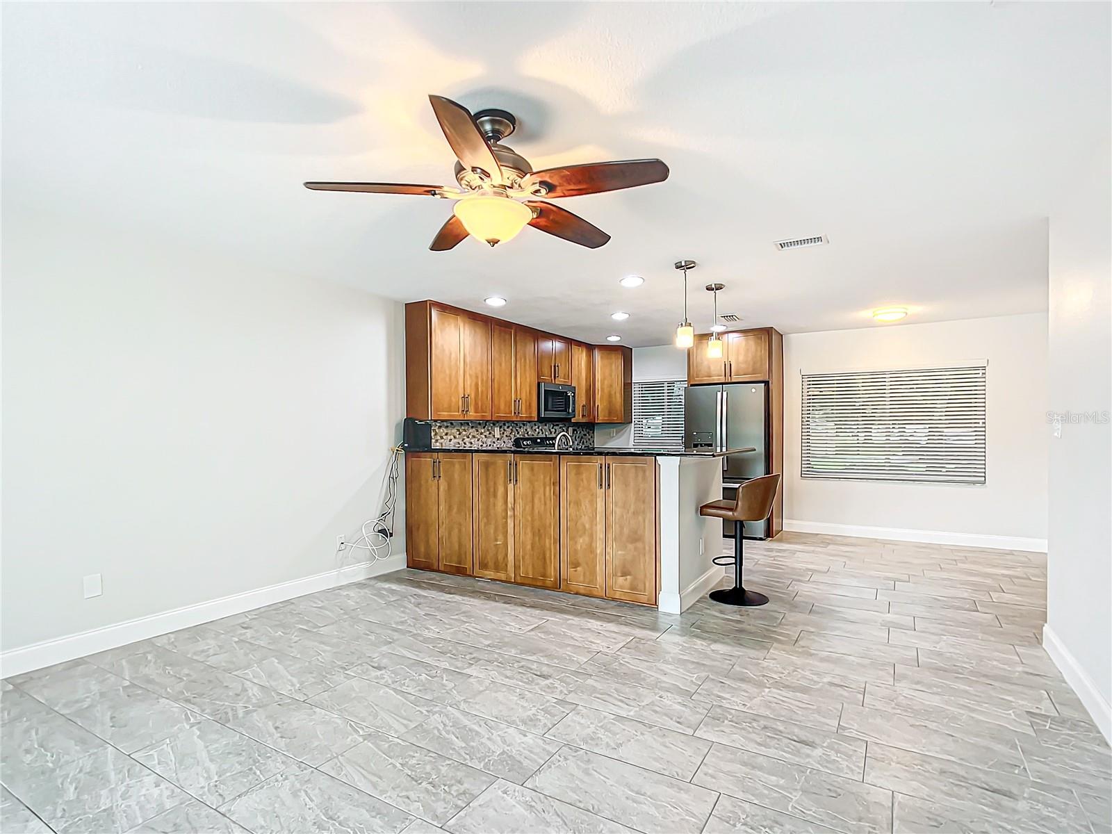 Image 19 of 49 For 11396 Bayshore Drive 44