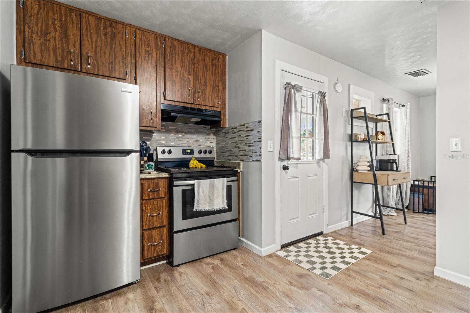 Image 18 of 44 For 2301 36th Street