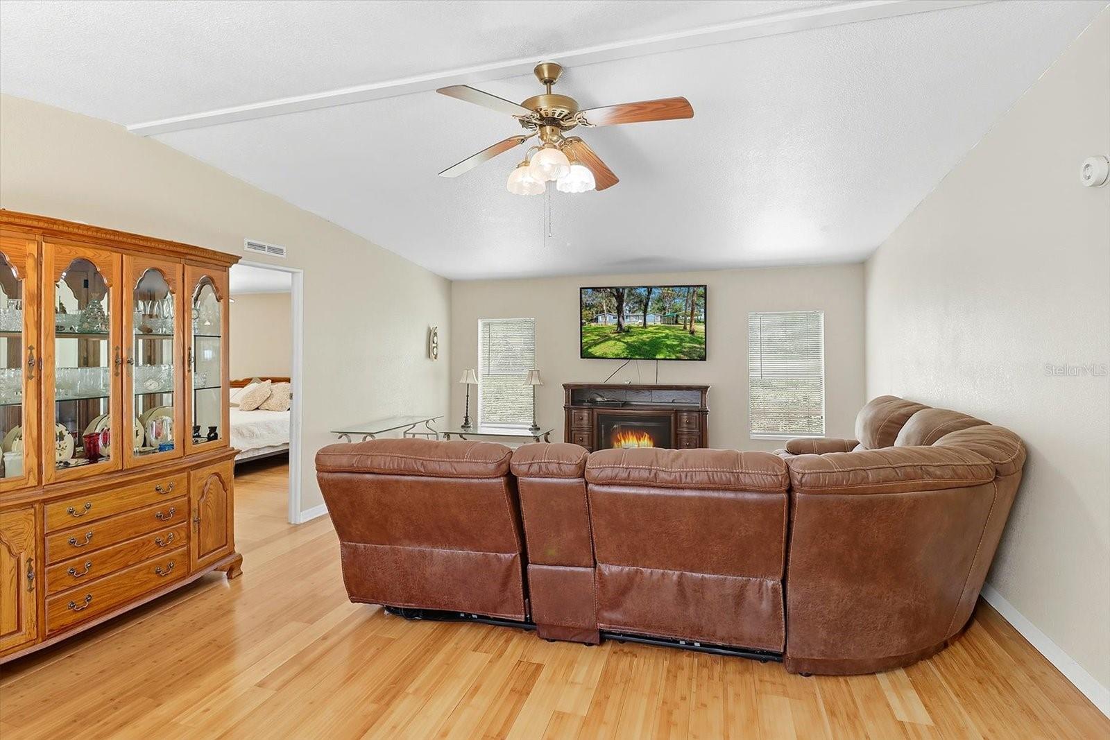 Image 9 of 46 For 22565 117th Street