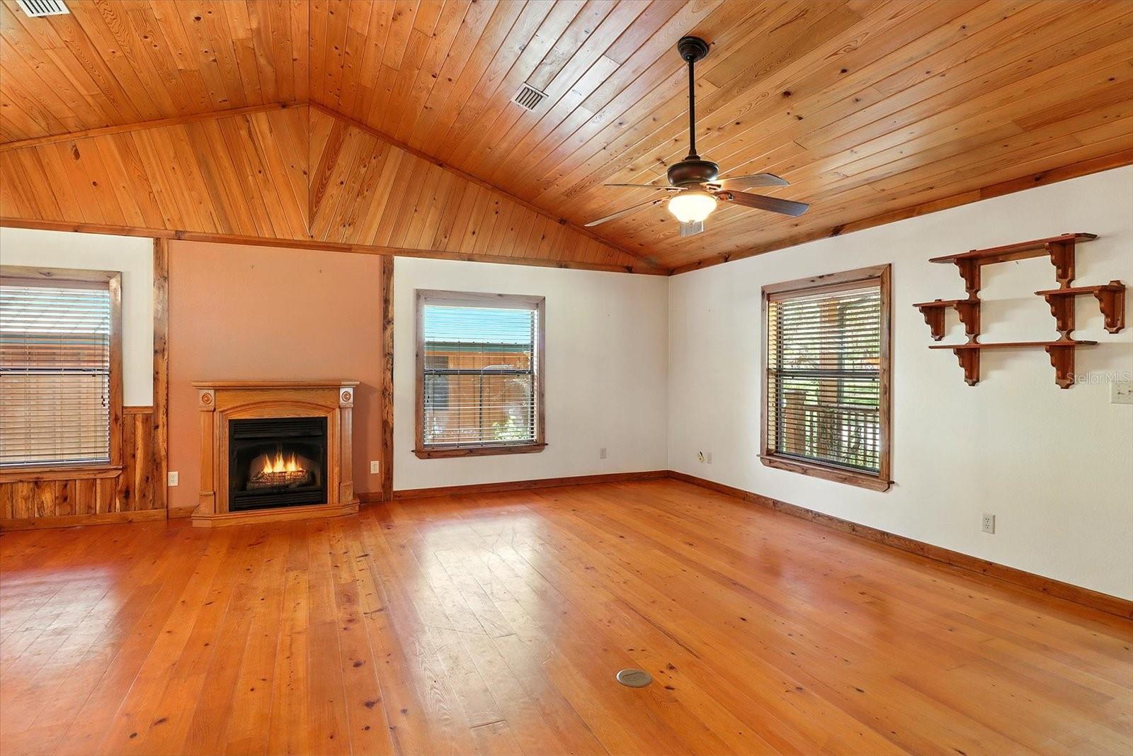 Image 10 of 47 For 10596 Ashwood Lane