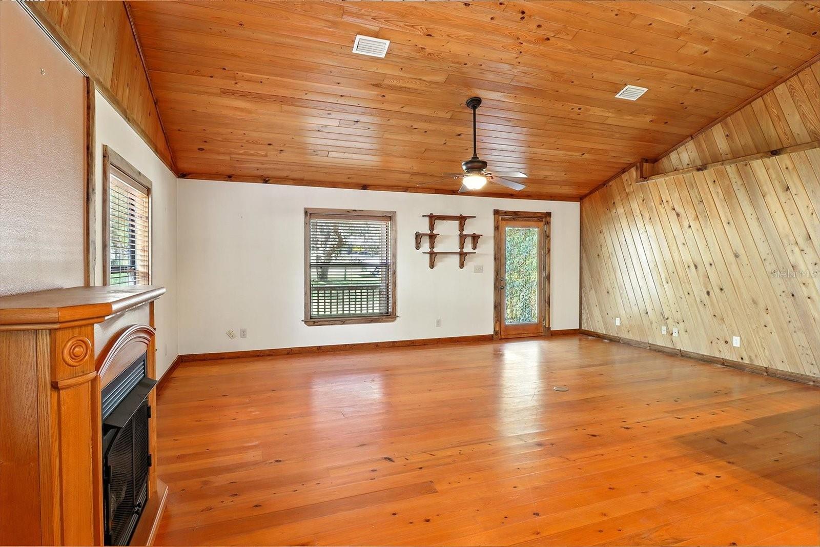 Image 11 of 47 For 10596 Ashwood Lane