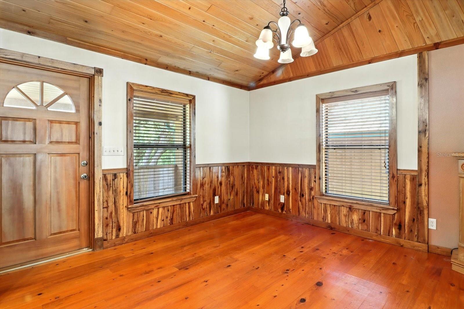Image 12 of 47 For 10596 Ashwood Lane