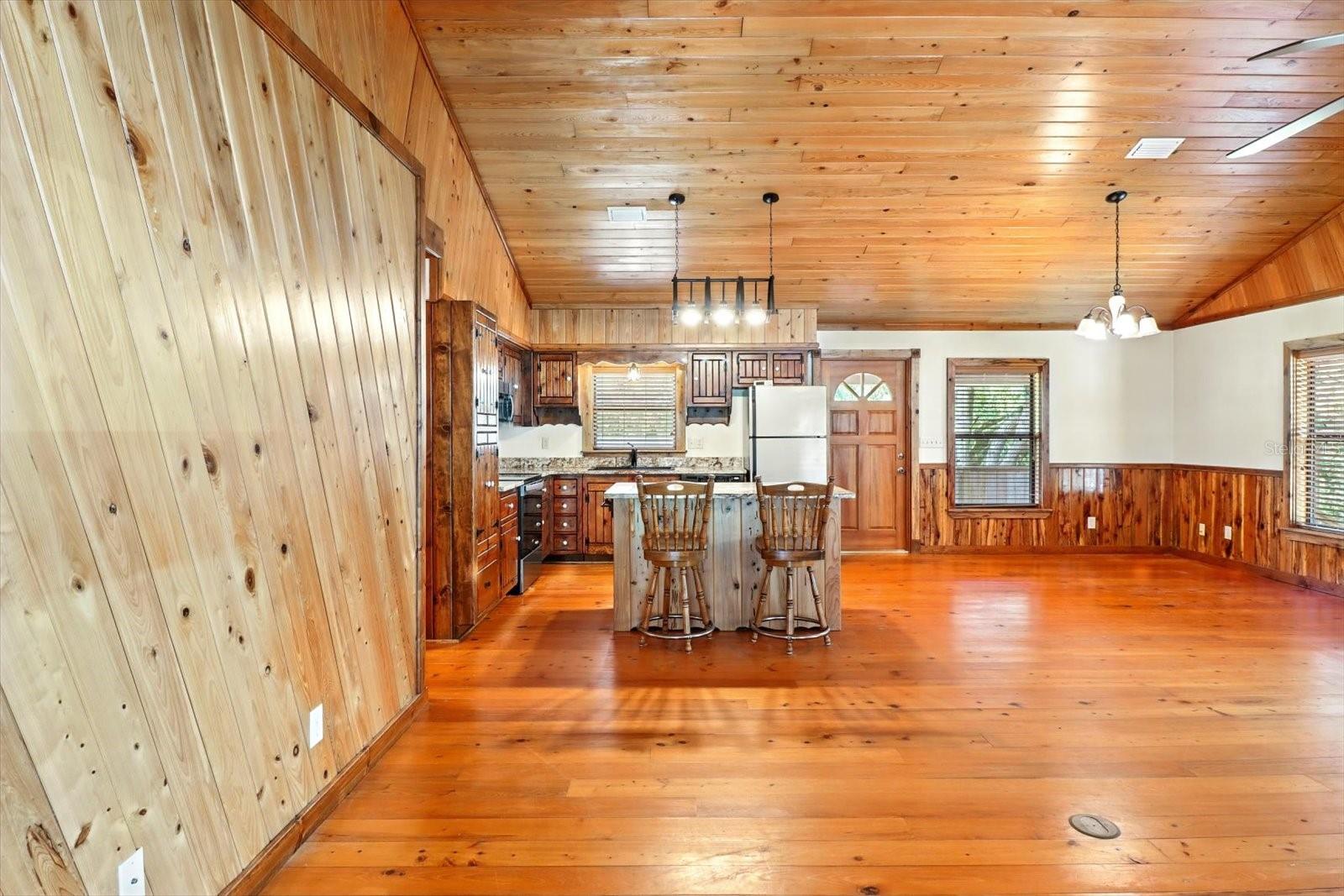 Image 14 of 47 For 10596 Ashwood Lane