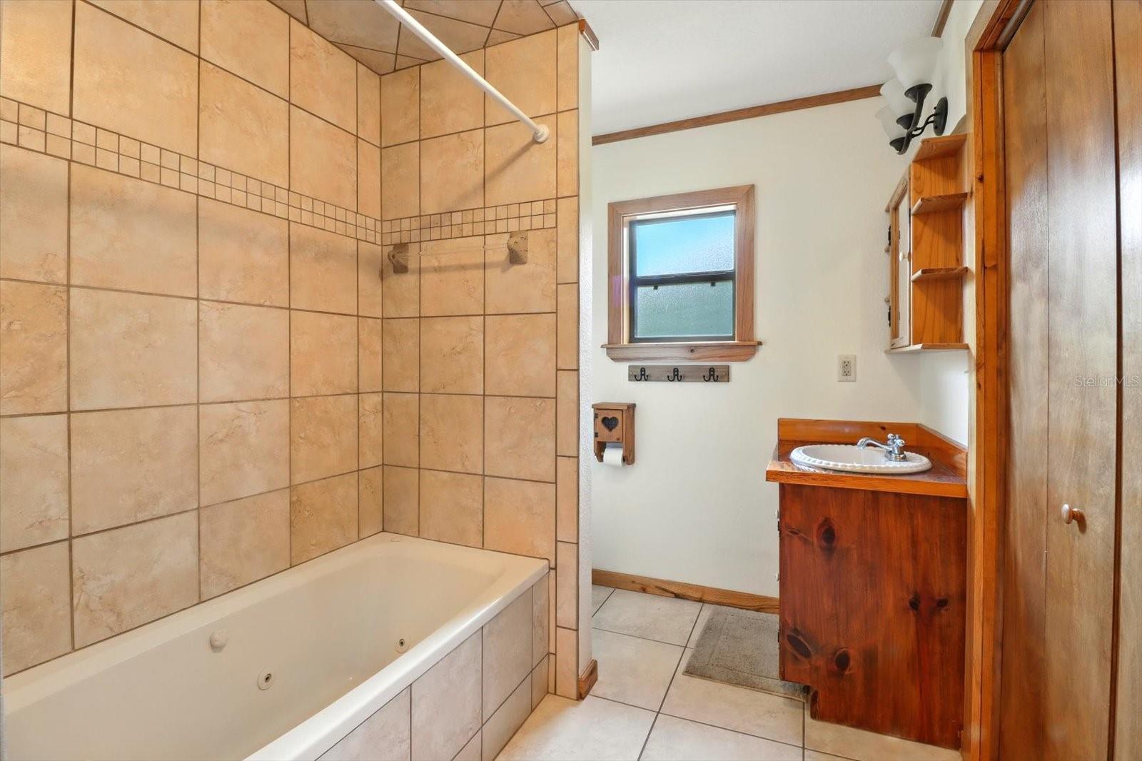 Image 25 of 47 For 10596 Ashwood Lane
