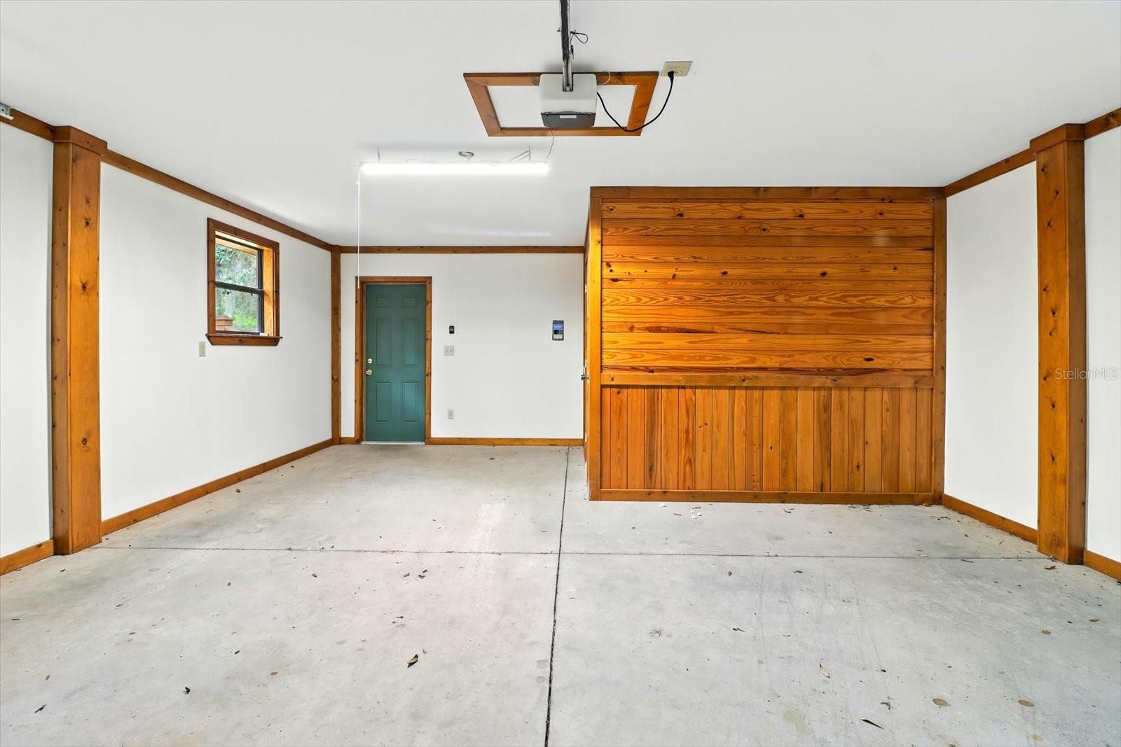 Image 35 of 47 For 10596 Ashwood Lane