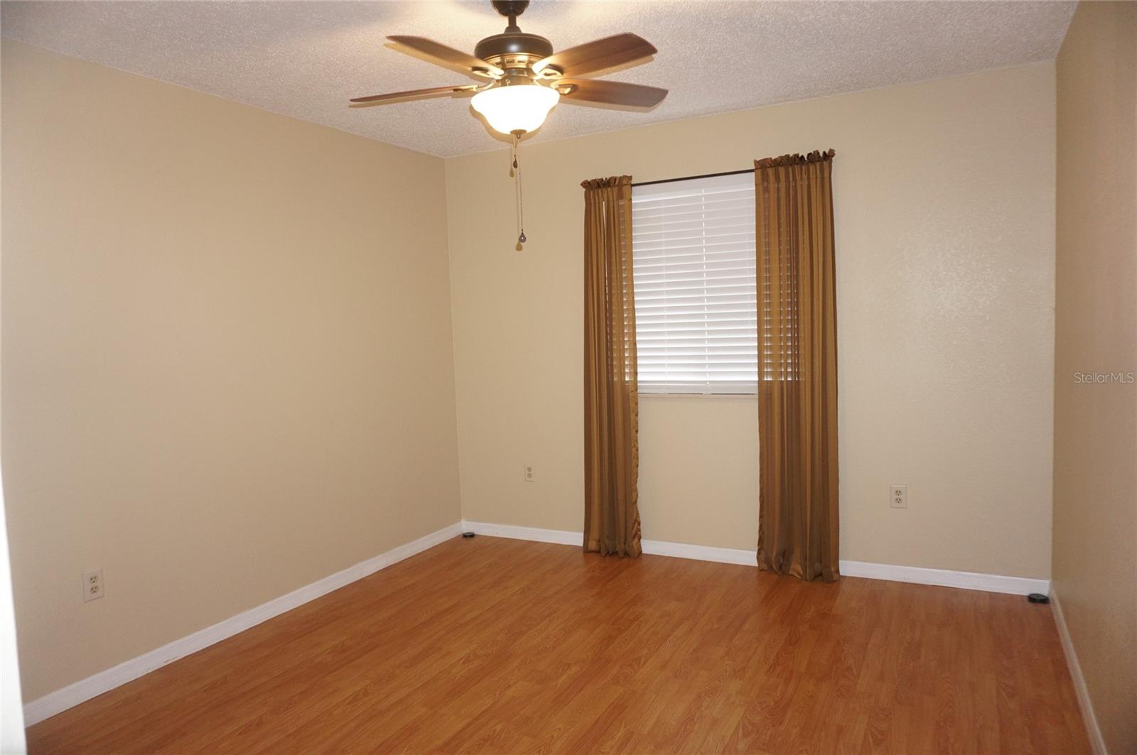 Image 9 of 16 For 10947 83rd Court