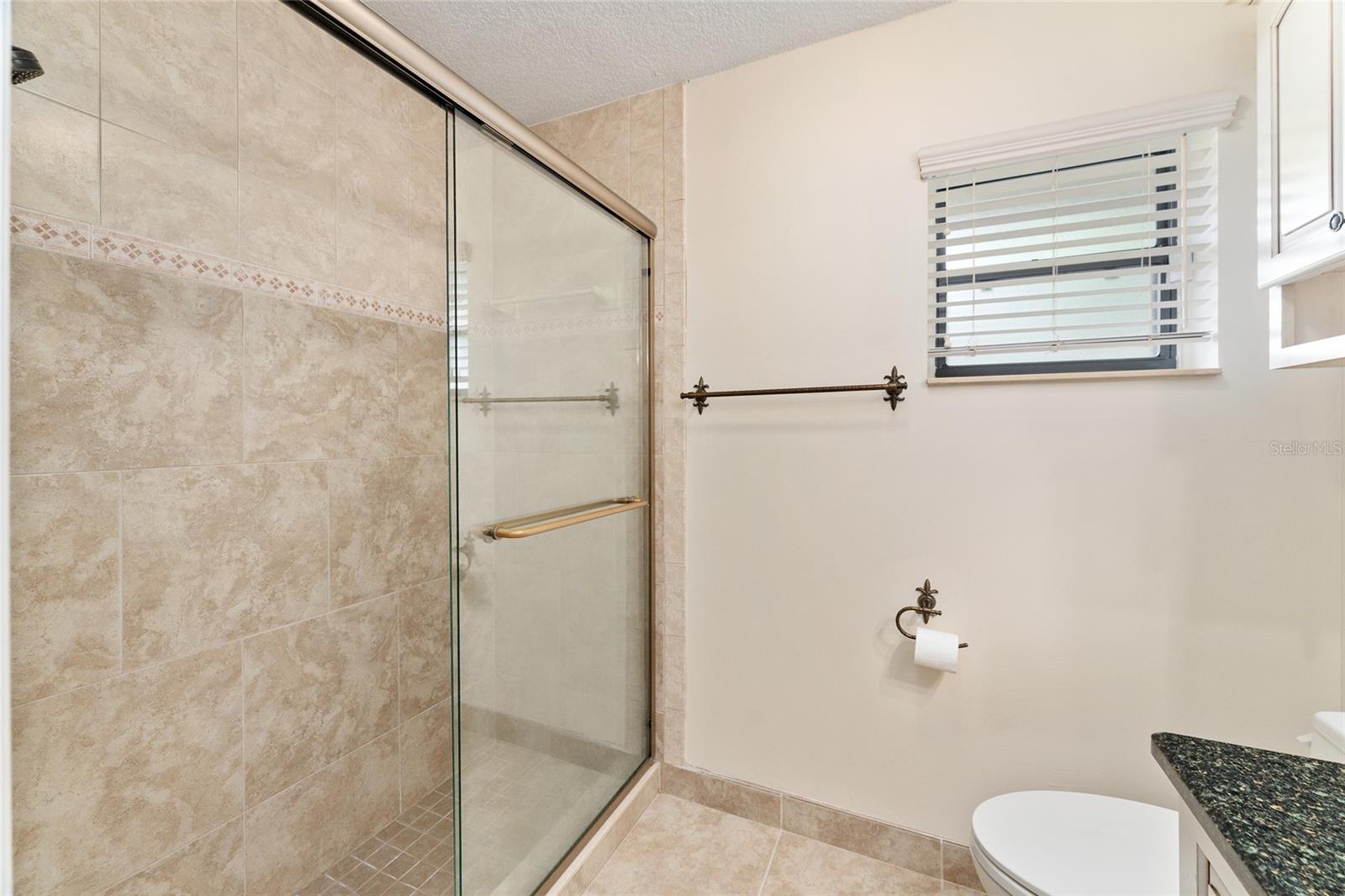 Image 37 of 74 For 290 Queensberry Court